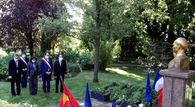 President Ho Chi Minh’s 130th birthday marked in France and Ukraine