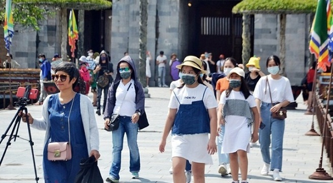 Hue offers 50% discount on entrance fees at local monuments for three months