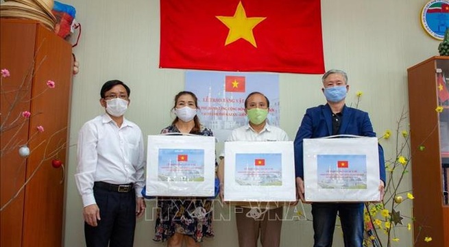 Vietnam sends medical masks to Vietnamese community in central Russia