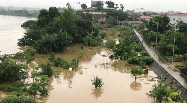 Heavy rain warning as typhoon Higos makes landfall in China