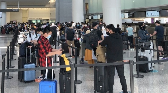 More stranded Vietnamese citizens flown home from the US