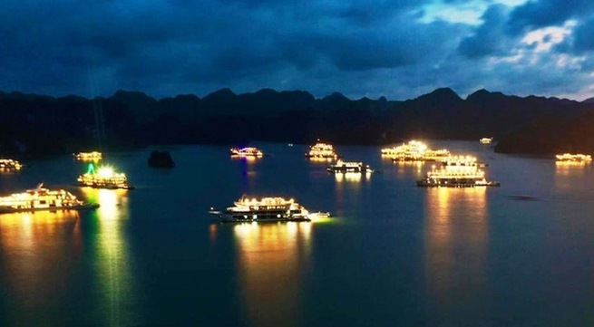 Overnight visitors to Ha Long Bay enjoy 50% discount on entrance fees