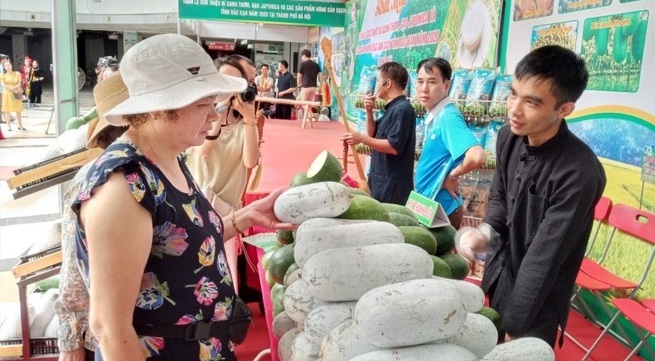 Bac Kan agricultural products promoted in Hanoi