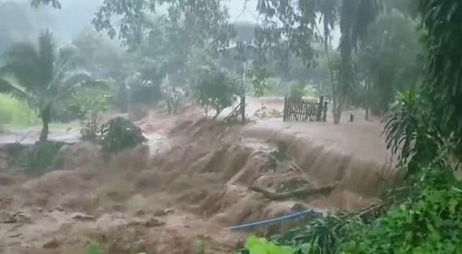 Tropical storm Higos brings flash floods to Northern Thailand