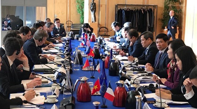 Việt Nam, France hold high-level dialogue to promote economic co-operation