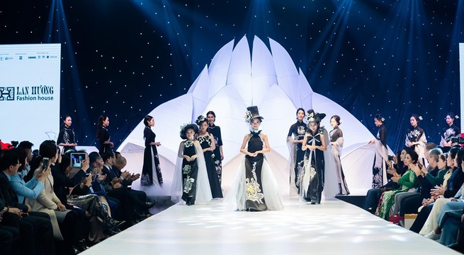 Việt Nam International Fashion Exhibition 2019 opens