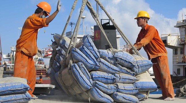 Việt Nam gains record in cement exports
