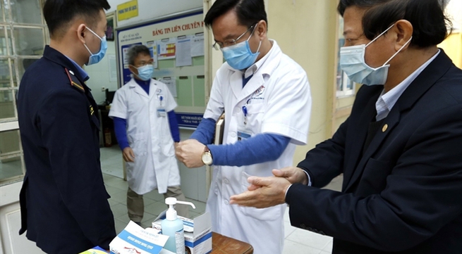 Hospitals, enterprises ensure enough medicines for nCoV treatment