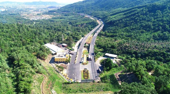 Vietnam inaugurates second Hai Van mountain tunnel