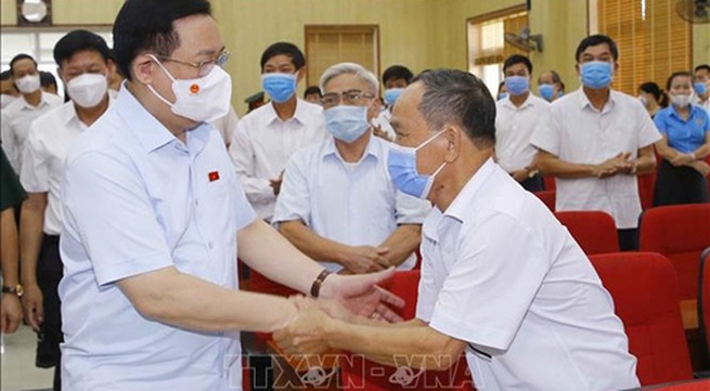 N.A. Chairman meets voters in Hai Phong