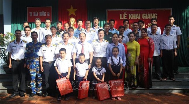 Elementary students in Truong Sa island district enter new school year