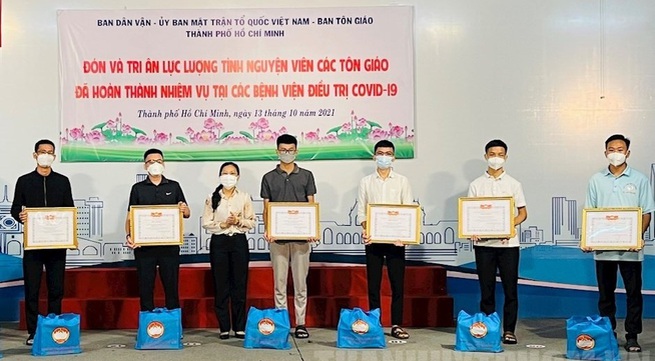 HCM City honours religious volunteers supporting COVID-19 fight
