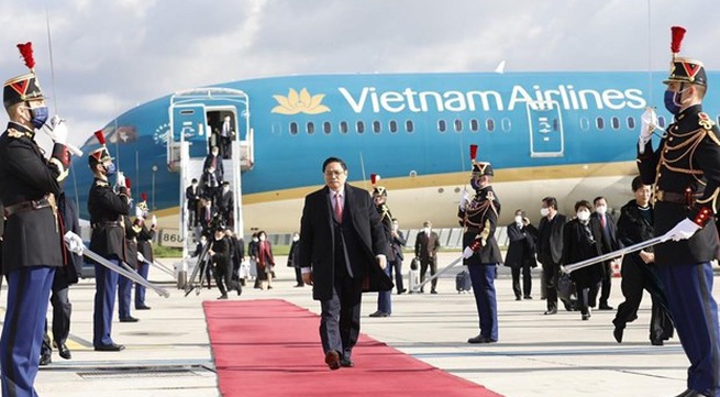 PM Pham Minh Chinh begins official visit to France