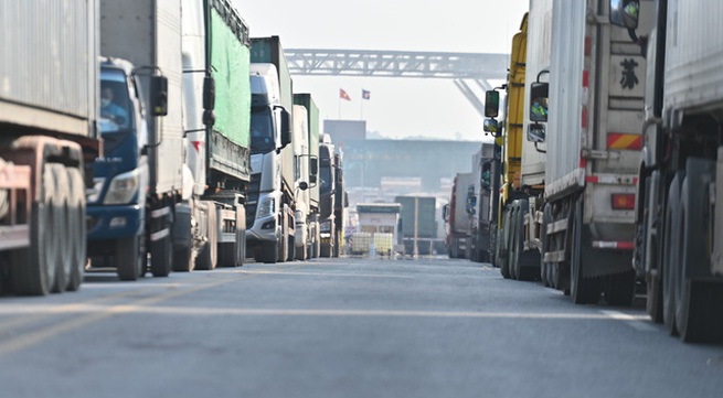 Solutions needed to reduce congestion at border gate