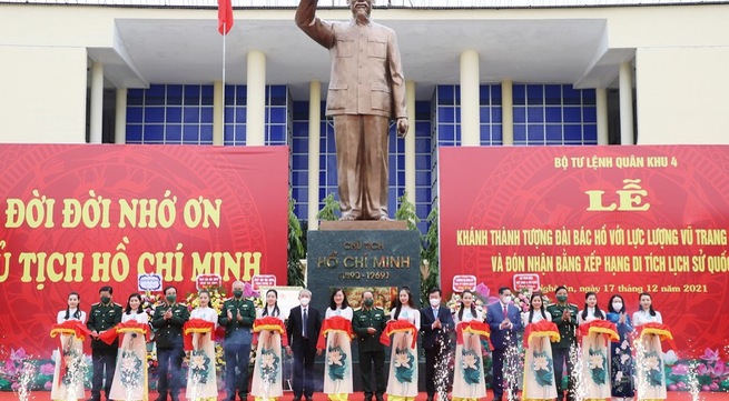 Monument honours President Ho Chi Minh and 4th Military Region