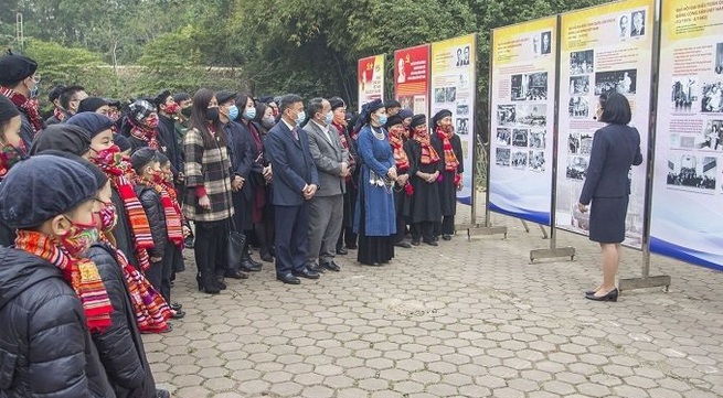 Exhibition spotlights congresses of Communist Party of Vietnam