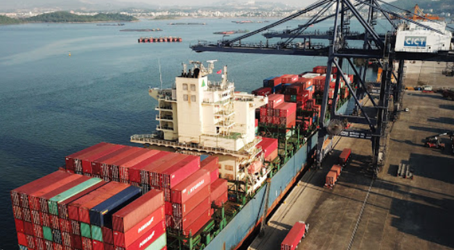 Vietnam racks up $1.63 bln in trade surplus