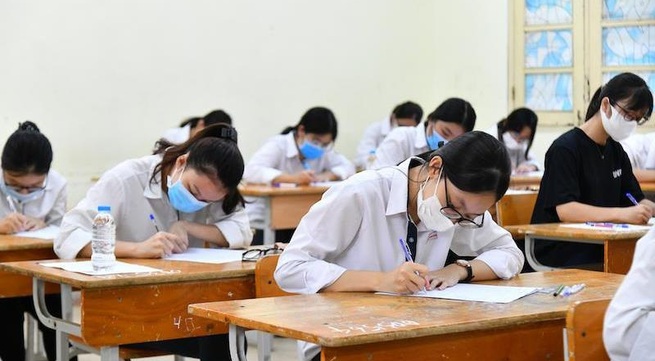 High-school students with COVID-19 eligible for graduation without exam