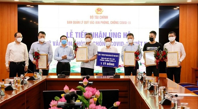 Finance Ministry raises over VND320 billion for COVID-19 vaccine fund