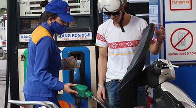 Domestic retail petrol prices rise by over VND700 per litre