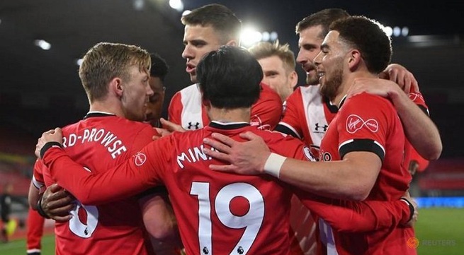 Leicester held by 10-man Southampton