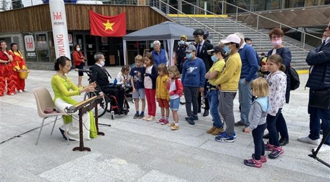 Second Vietnamese festival in France impresses visitors