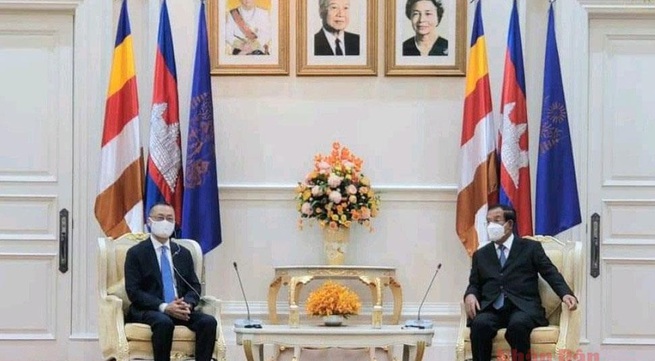 Cambodia wishes to join Vietnam in strengthening control of COVID-19 pandemic