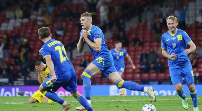 Last-gasp Dovbyk winner sends Ukraine into first Euro quarter-final