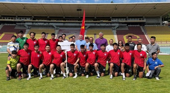 Vietnamese community join multi-ethnic football event in Czech Republic