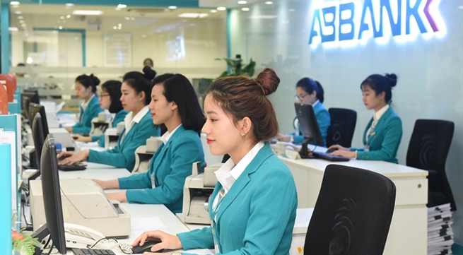 ABBANK donates $84,800 to Bạch Mai Hospital