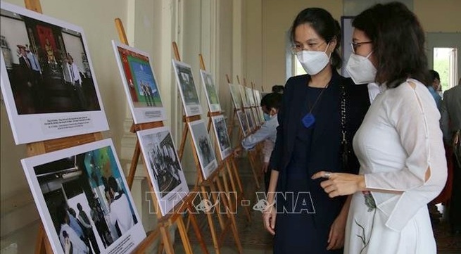 Photo exhibition highlights 50-year Vietnam - India friendship