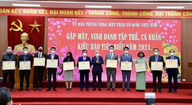 Overseas Vietnamese honoured for contributions to homeland’s COVID-19 combat