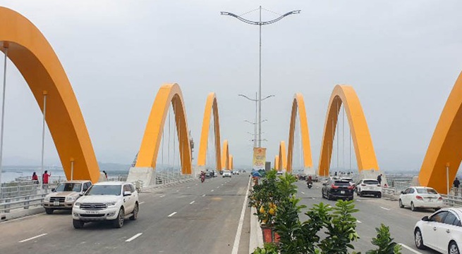 Quang Ninh inaugurates bridge and coastal road