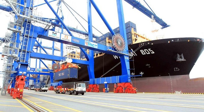 Vietnam posts trade surplus of 9.4 billion USD in 10 months