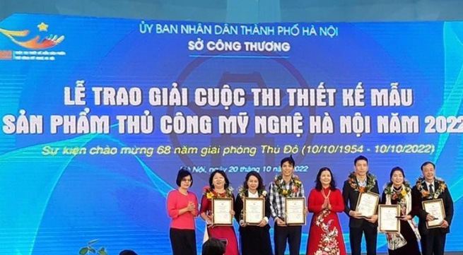 Hanoi honours handicraft product designs