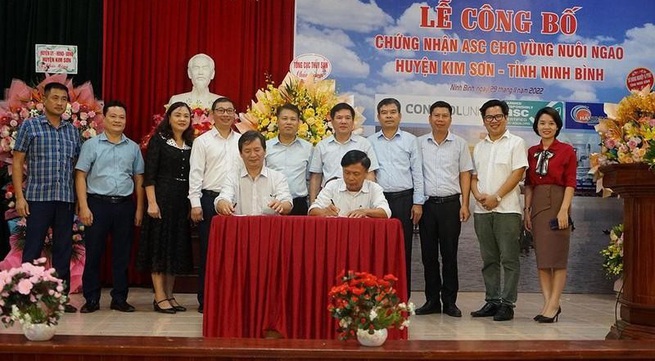 Clam farms in Ninh Binh win ASC certificate