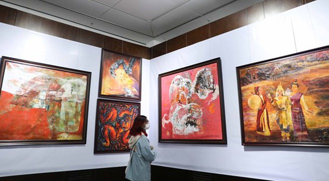 Paintings of Vietnamese, RoK artists on display