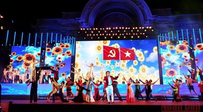 Ho Chi Minh City organises art programme to mark Party’s founding anniversary