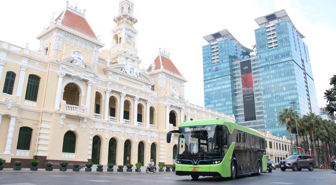 Ho Chi Minh City to pilot electric bus services within this quarter