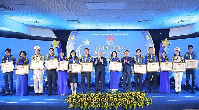 Over 90 outstanding youth union officials honoured with Ly Tu Trong Award