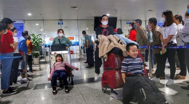 Six flights help bring nearly 1,700 Vietnamese people home from Ukraine