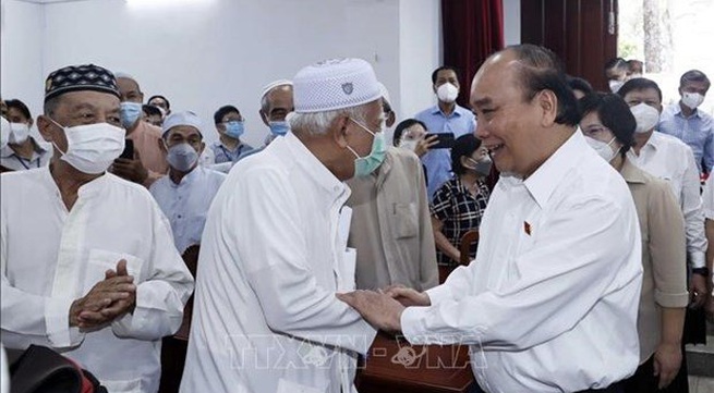 President meets Ho Chi Minh City voters