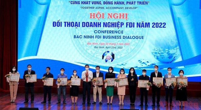 Bac Ninh holds dialogue on removing difficulties for FDI enterprises