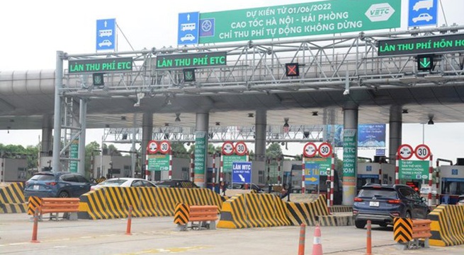 Electronic toll collection applied along entire Hanoi - Hai Phong Expressway