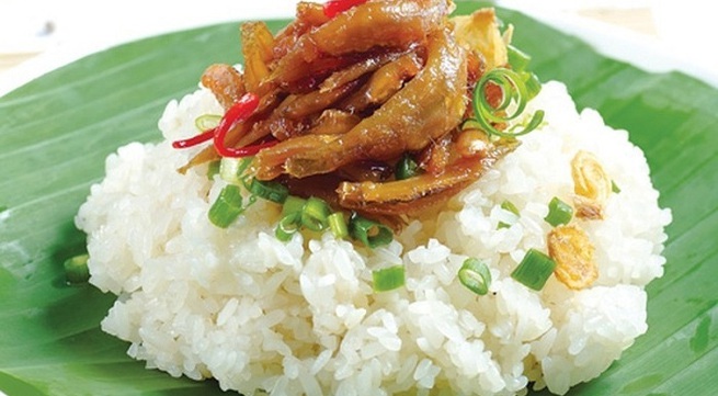 Nha Trang’s steamed sticky rice with braised anchovies offers a unique taste of the sea
