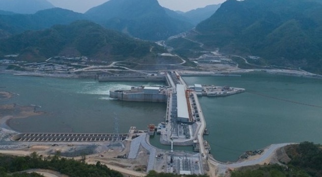 Vietnam invests over 815 million USD in hydropower, mining in Lao province