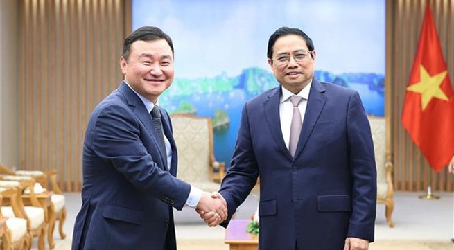 Prime Minister asks Samsung Electronics to expand operations in Vietnam