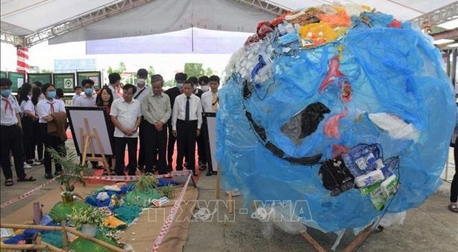 Exhibition raises people’s awareness of plastic waste reduction