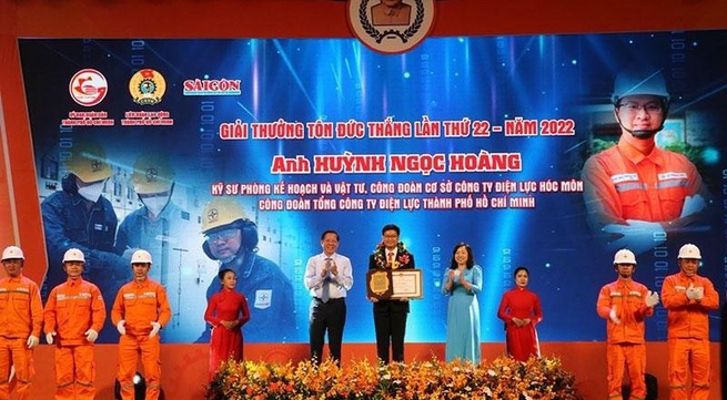 20 outstanding individuals honoured with Ton Duc Thang Awards