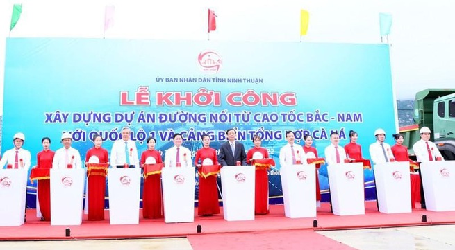 Ninh Thuan builds road linking North-South Expressway with Ca Na Port